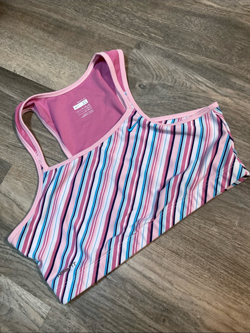 Nike Fit Dry Multi-Stripe Sports Bra/Cropped Tank